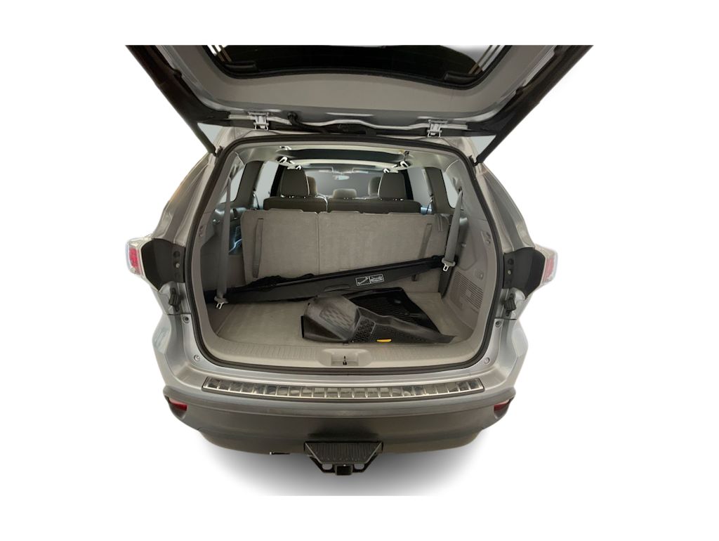 Thumbnail: 2015 Toyota Highlander - 15