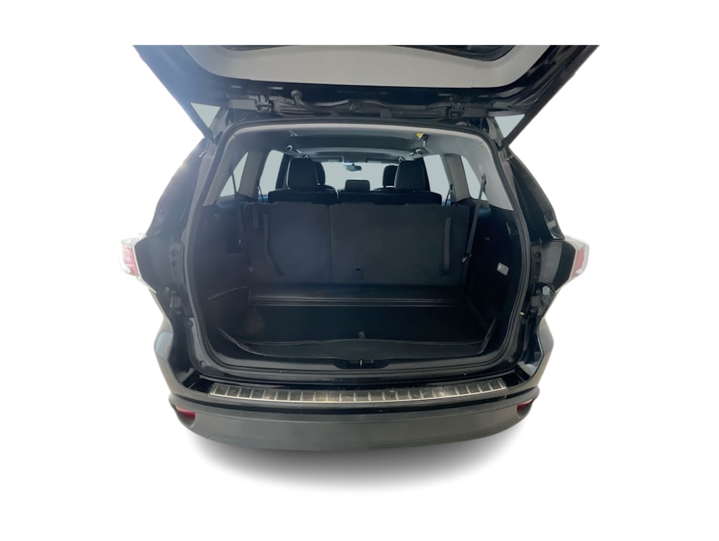 Thumbnail: 2015 Toyota Highlander - 14