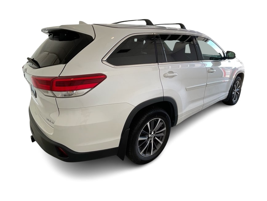 Thumbnail: 2018 Toyota Highlander - 20