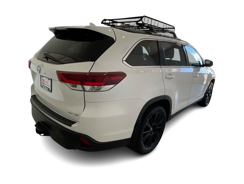 Thumbnail: 2019 Toyota Highlander - 18