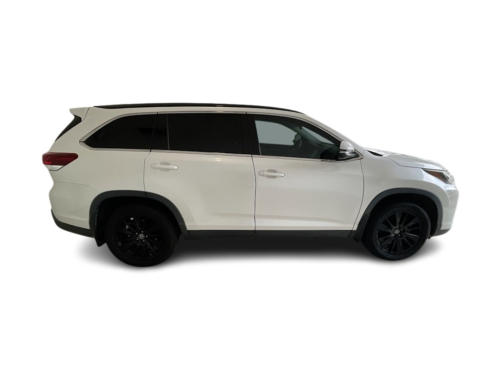 Thumbnail: 2019 Toyota Highlander - 21