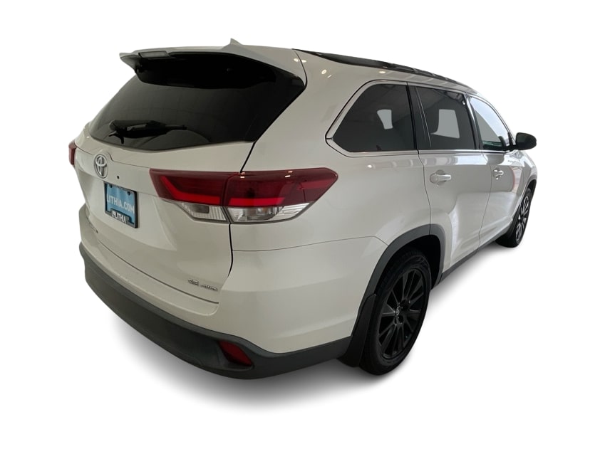 Thumbnail: 2019 Toyota Highlander - 20