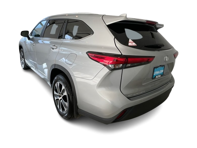 Thumbnail: 2023 Toyota Highlander - 4