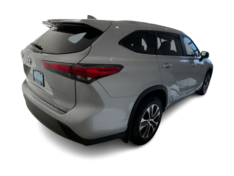 Thumbnail: 2023 Toyota Highlander - 19