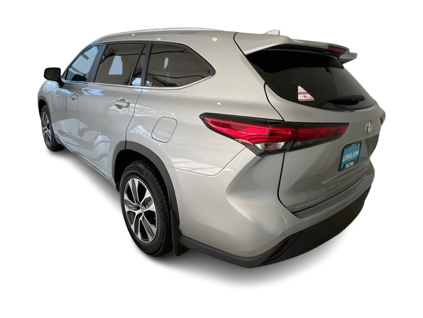 Thumbnail: 2023 Toyota Highlander - 3