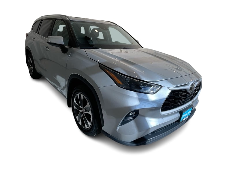 Thumbnail: 2023 Toyota Highlander - 17