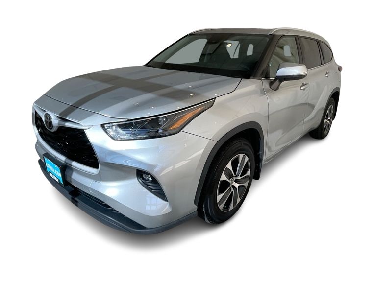 Thumbnail: 2023 Toyota Highlander - 18
