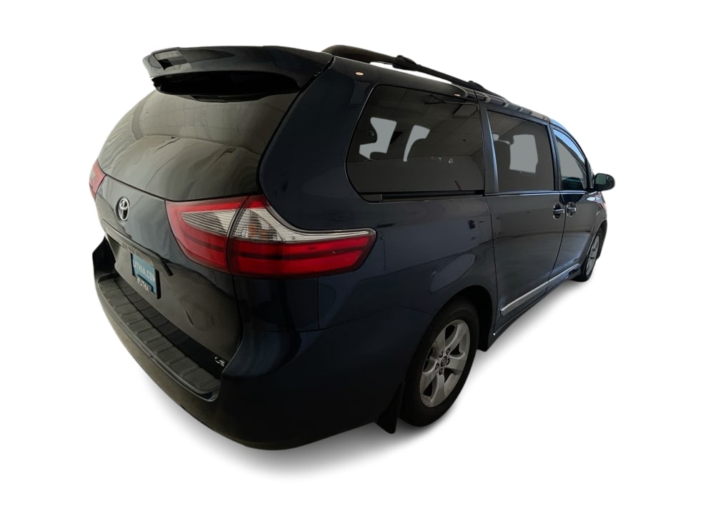 Thumbnail: 2020 Toyota Sienna - 20
