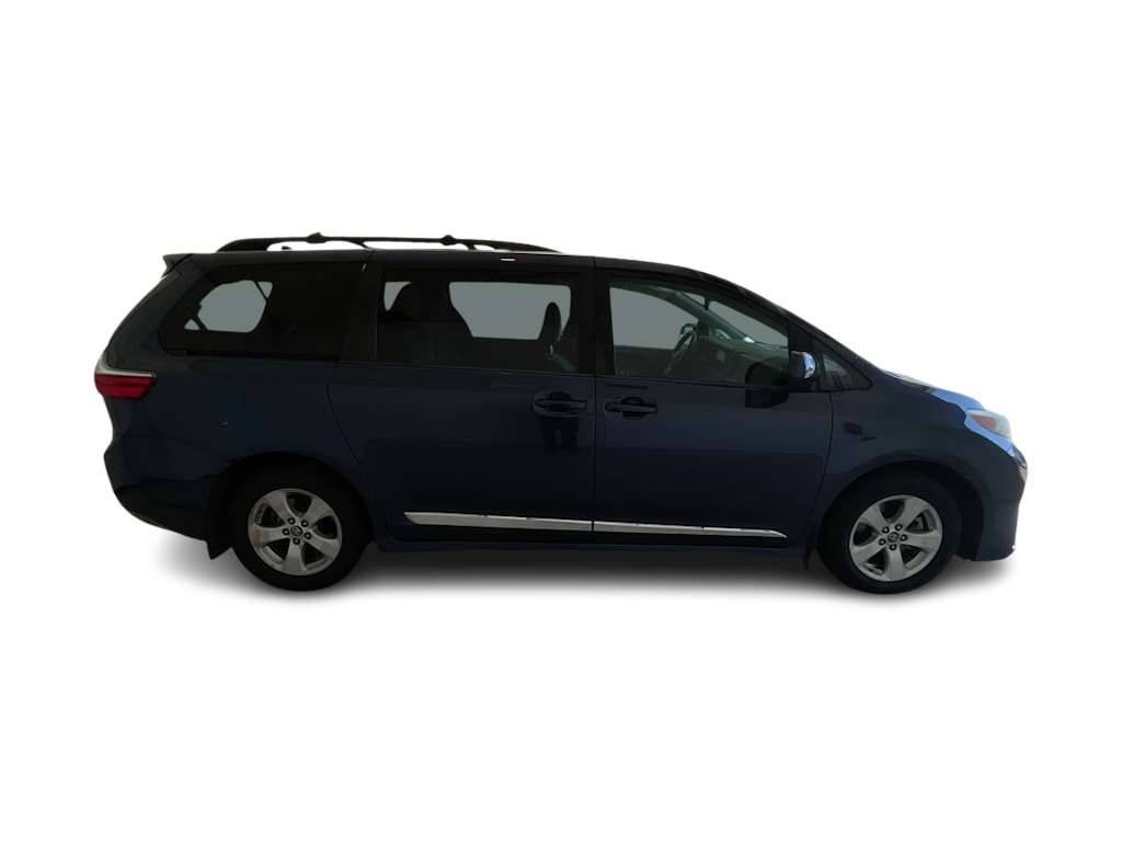 Thumbnail: 2020 Toyota Sienna - 21
