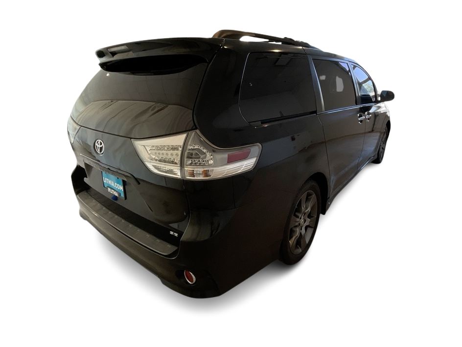 Thumbnail: 2015 Toyota Sienna - 19