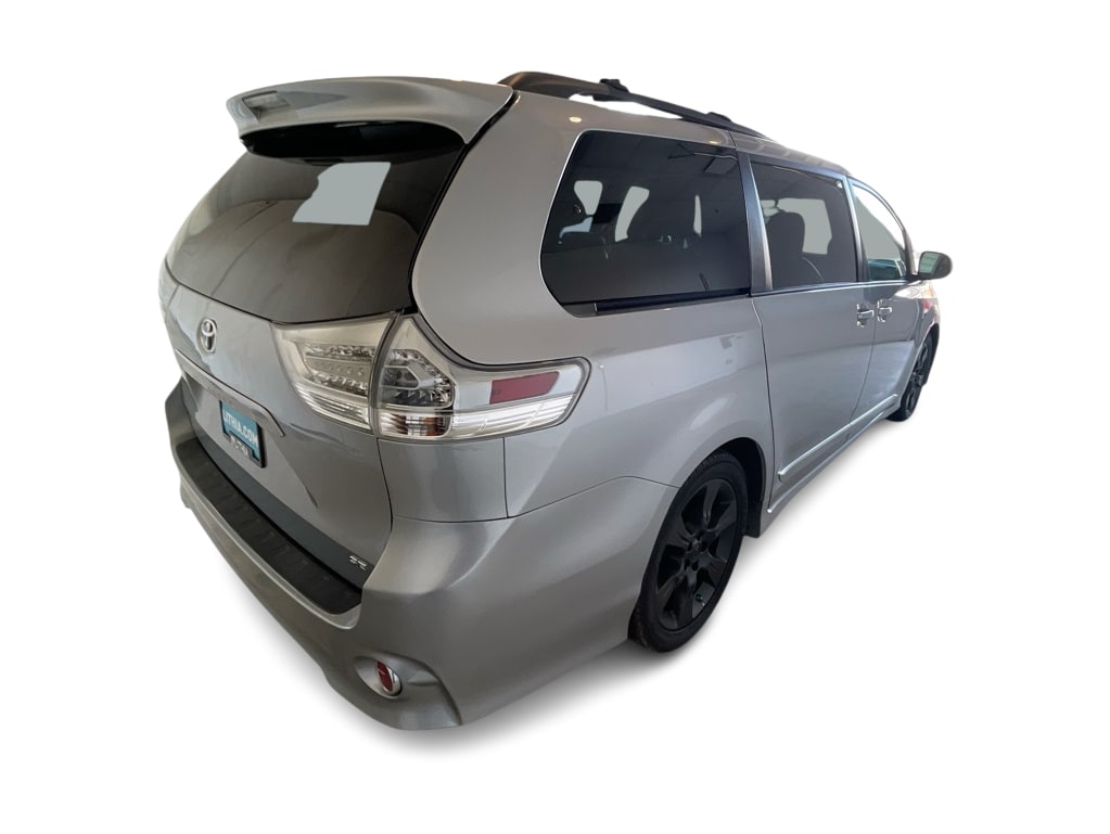 Thumbnail: 2012 Toyota Sienna - 19