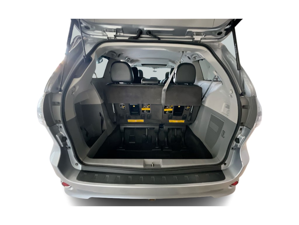 Thumbnail: 2012 Toyota Sienna - 14