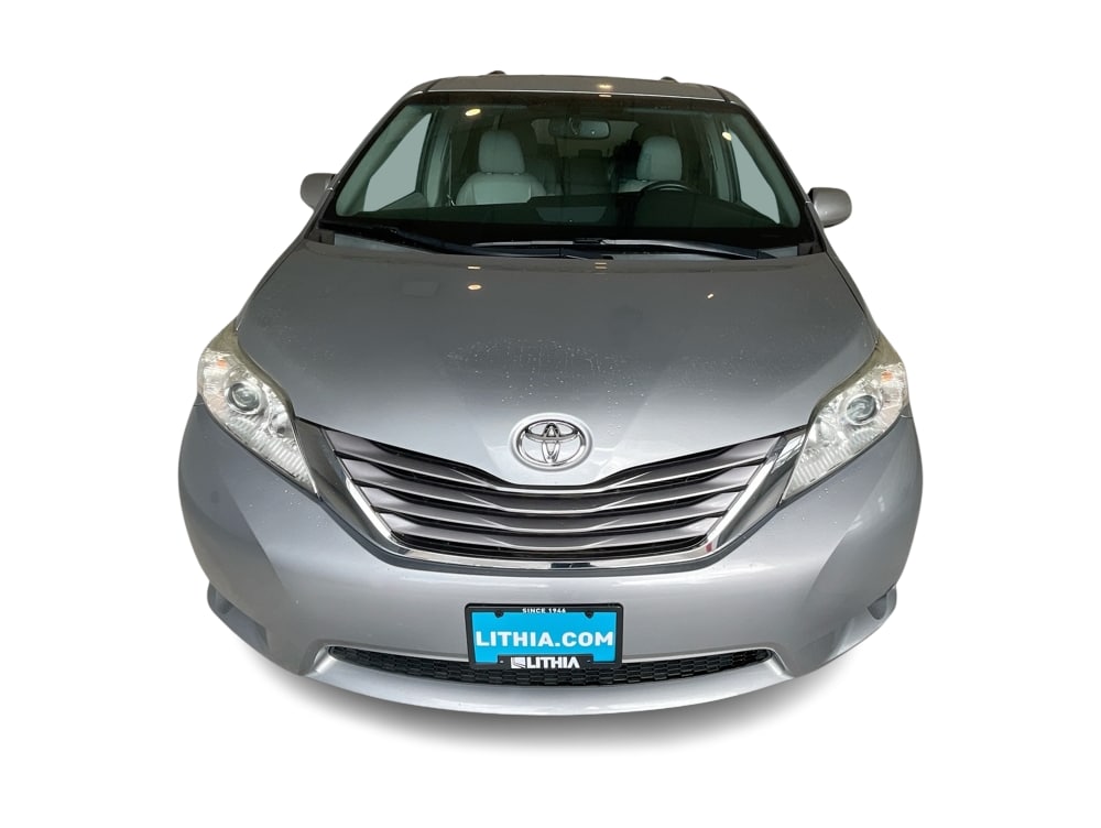 Thumbnail: 2016 Toyota Sienna - 6