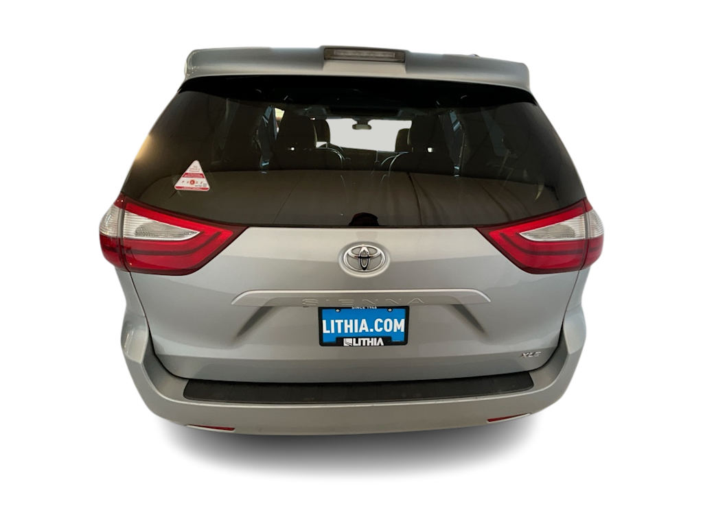 Thumbnail: 2019 Toyota Sienna - 4