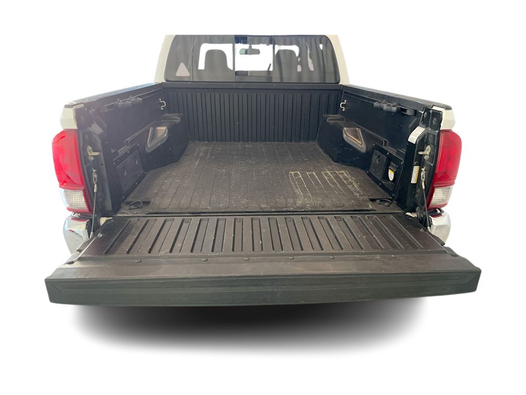 Thumbnail: 2017 Toyota Tacoma - 15
