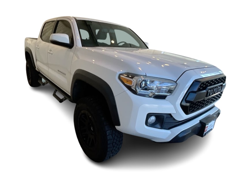 Thumbnail: 2017 Toyota Tacoma - 18
