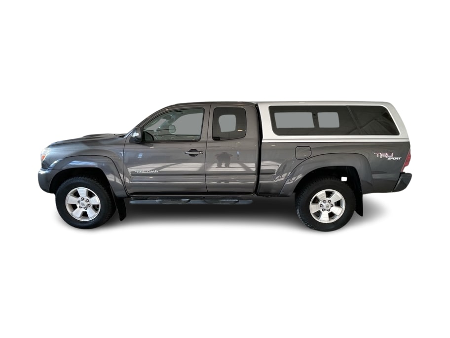 Thumbnail: 2013 Toyota Tacoma - 3