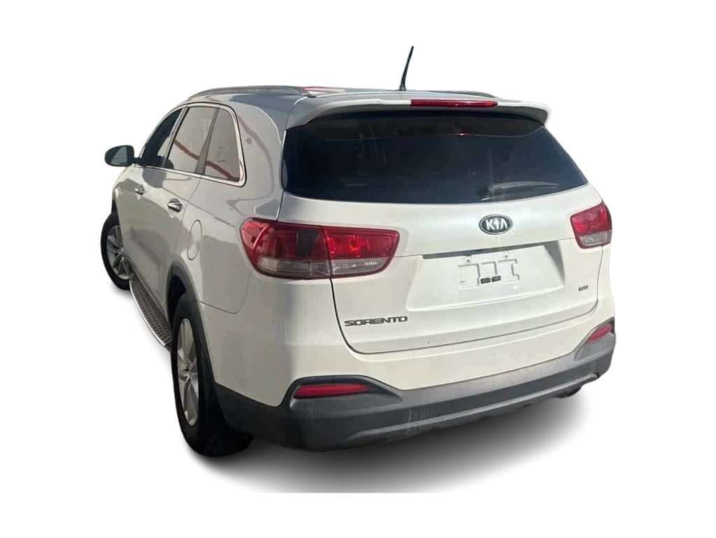 Thumbnail: 2016 Kia Sorento - 4