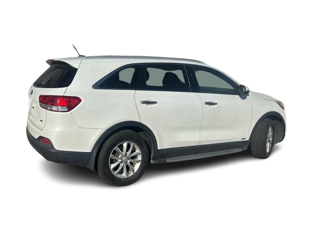 Thumbnail: 2016 Kia Sorento - 17
