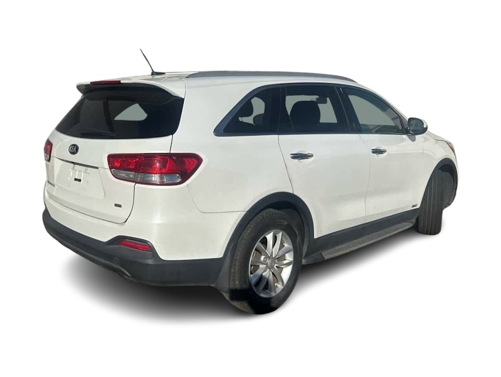 Thumbnail: 2016 Kia Sorento - 18