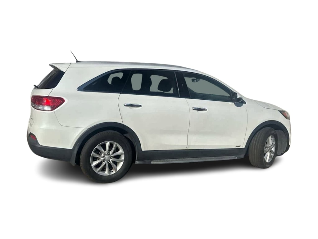 Thumbnail: 2016 Kia Sorento - 16