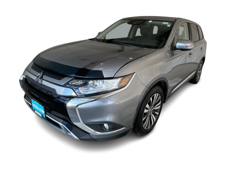 Thumbnail: 2020 Mitsubishi Outlander - 17