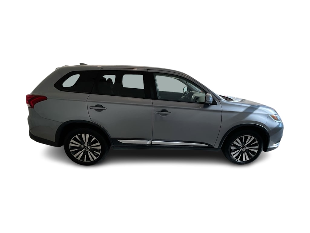 Thumbnail: 2020 Mitsubishi Outlander - 20