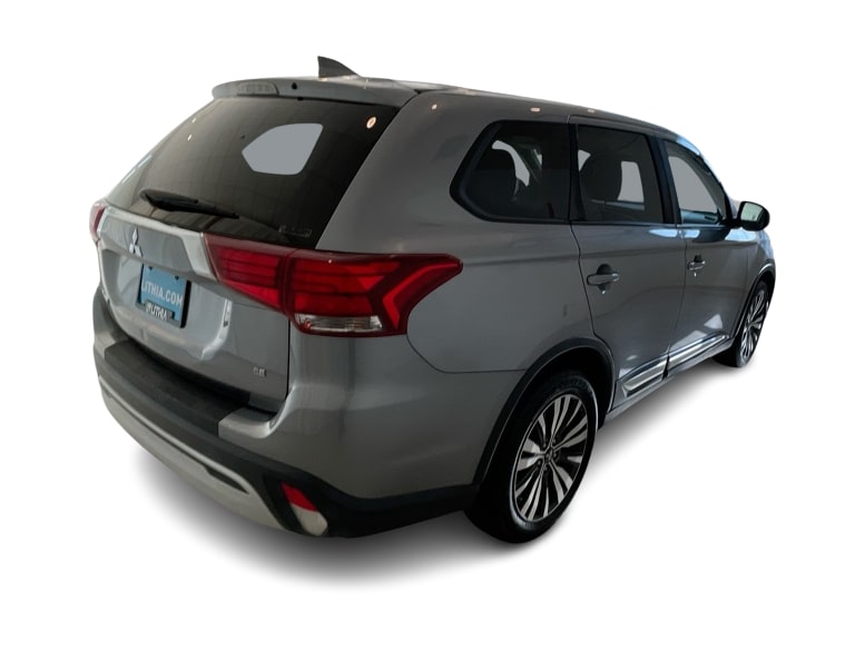 Thumbnail: 2020 Mitsubishi Outlander - 19