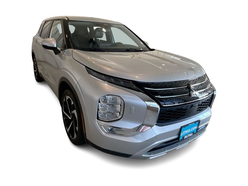 Thumbnail: 2023 Mitsubishi Outlander - 19