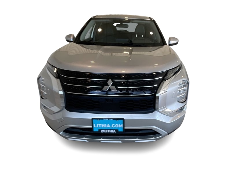 Thumbnail: 2023 Mitsubishi Outlander - 6