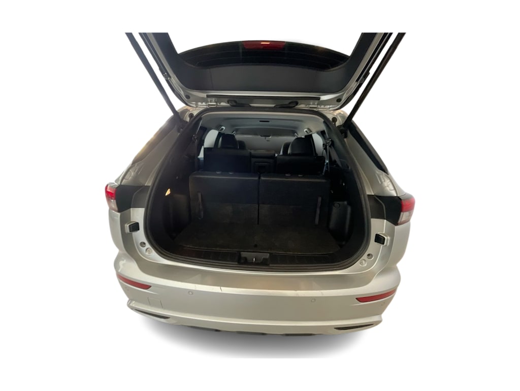 Thumbnail: 2023 Mitsubishi Outlander - 16