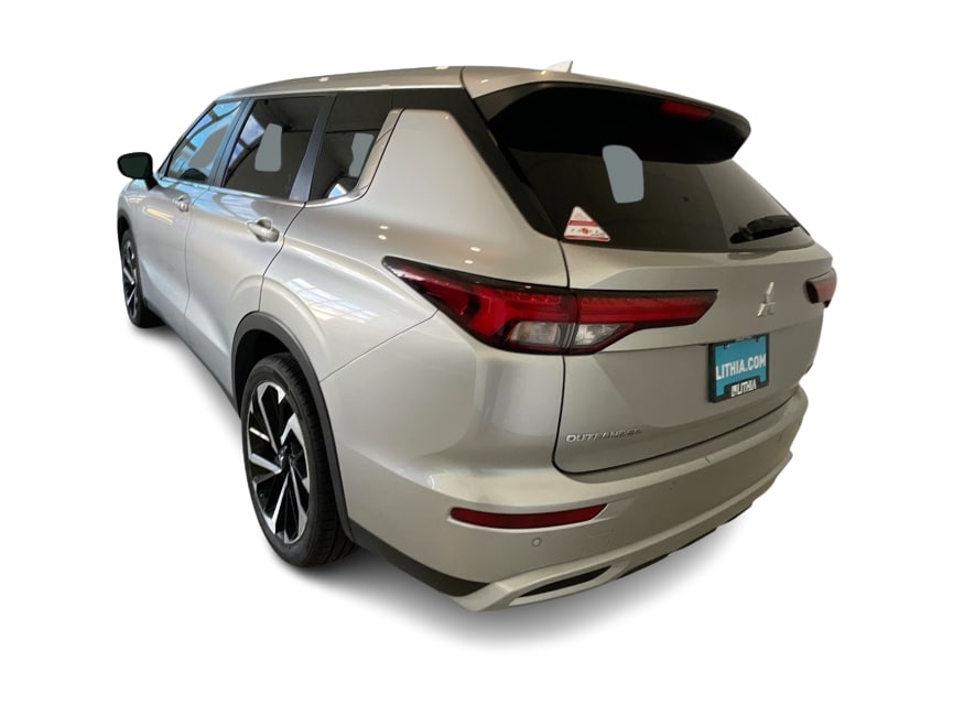 Thumbnail: 2023 Mitsubishi Outlander - 4