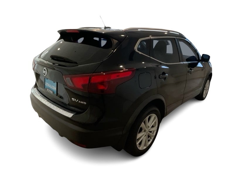 Thumbnail: 2017 Nissan Rogue Sport - 20