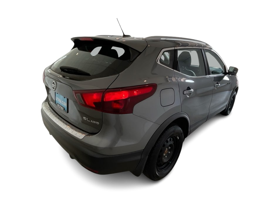 Thumbnail: 2018 Nissan Rogue Sport - 20