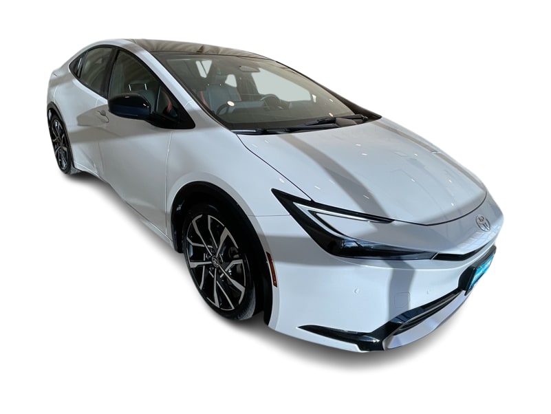 Thumbnail: 2026 Toyota Prius v - 16
