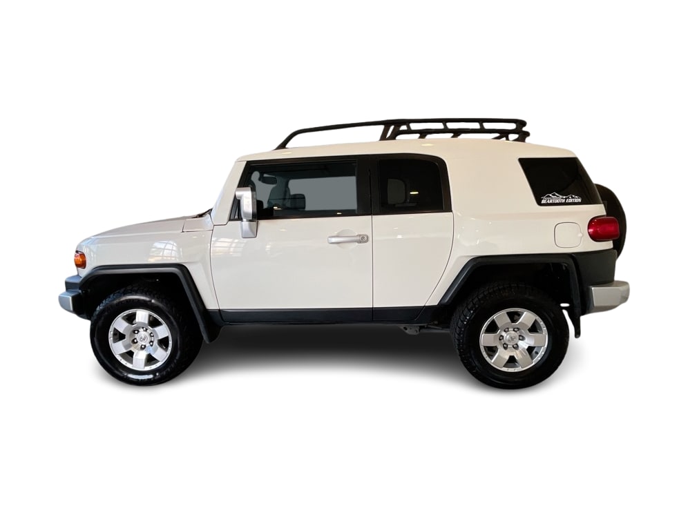 Thumbnail: 2010 Toyota FJ Cruiser - 3
