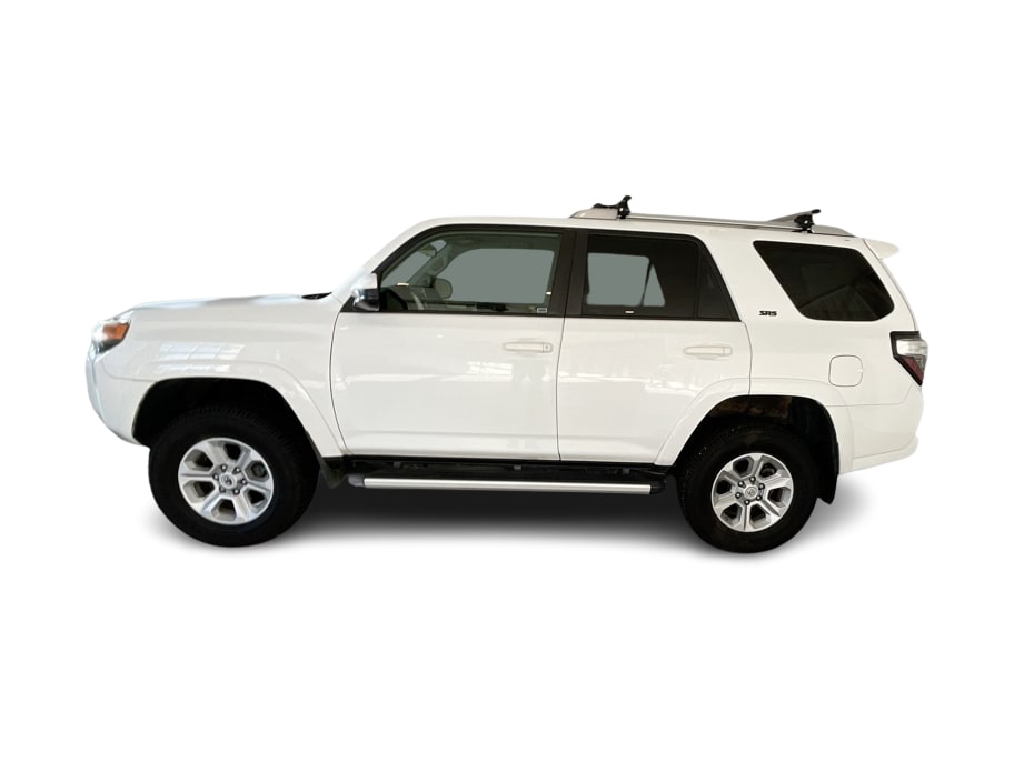 Thumbnail: 2016 Toyota 4Runner - 3