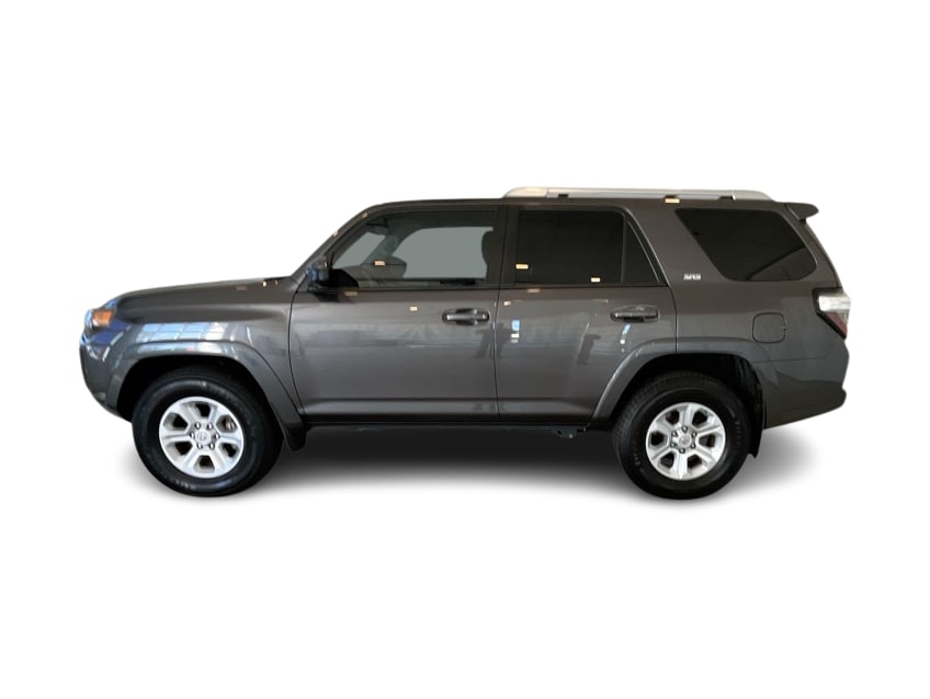 Thumbnail: 2017 Toyota 4Runner - 3