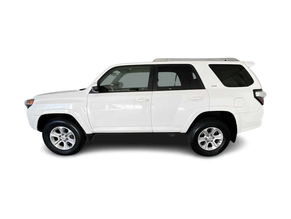 Thumbnail: 2017 Toyota 4Runner - 3