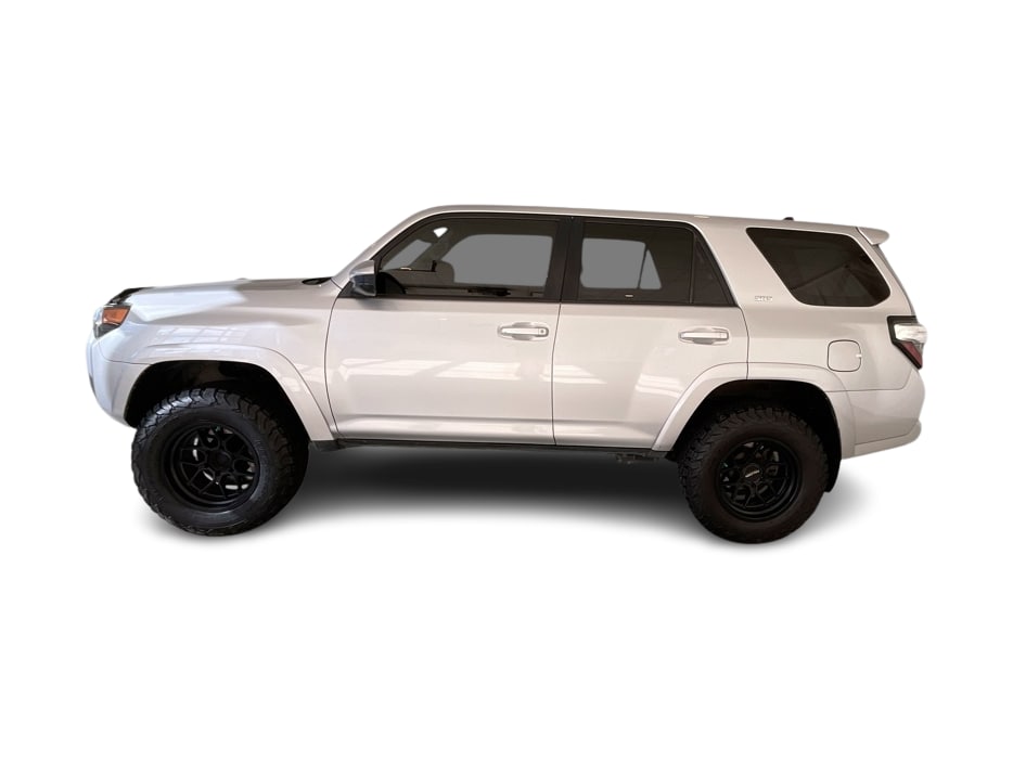 Thumbnail: 2021 Toyota 4Runner - 3