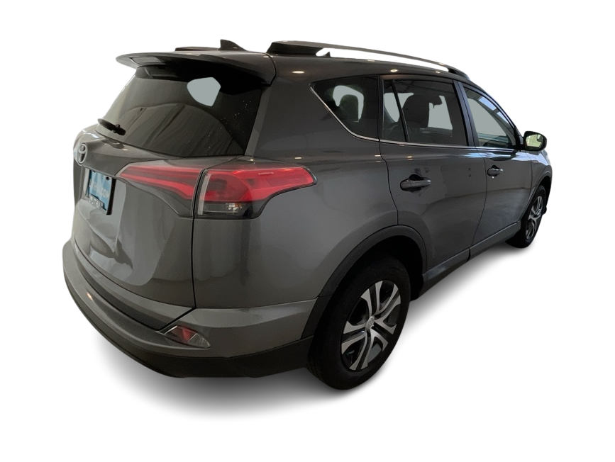Thumbnail: 2018 Toyota RAV4 - 20