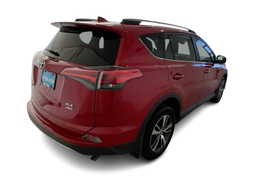 Thumbnail: 2017 Toyota RAV4 - 18