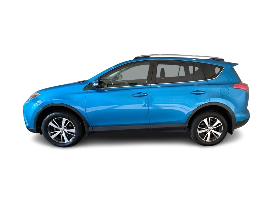 Thumbnail: 2017 Toyota RAV4 - 3