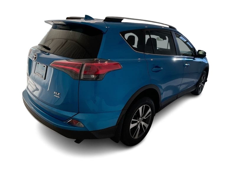 Thumbnail: 2017 Toyota RAV4 - 20