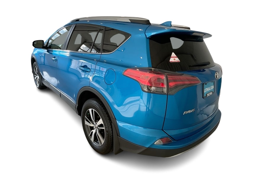 Thumbnail: 2017 Toyota RAV4 - 4