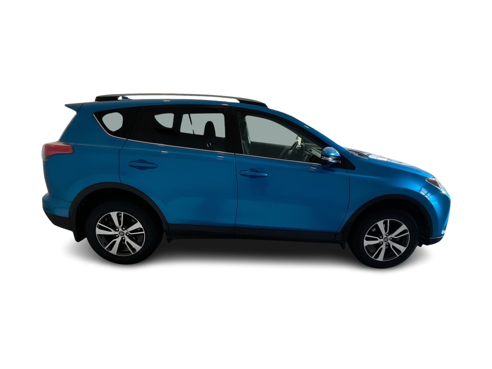 Thumbnail: 2017 Toyota RAV4 - 21
