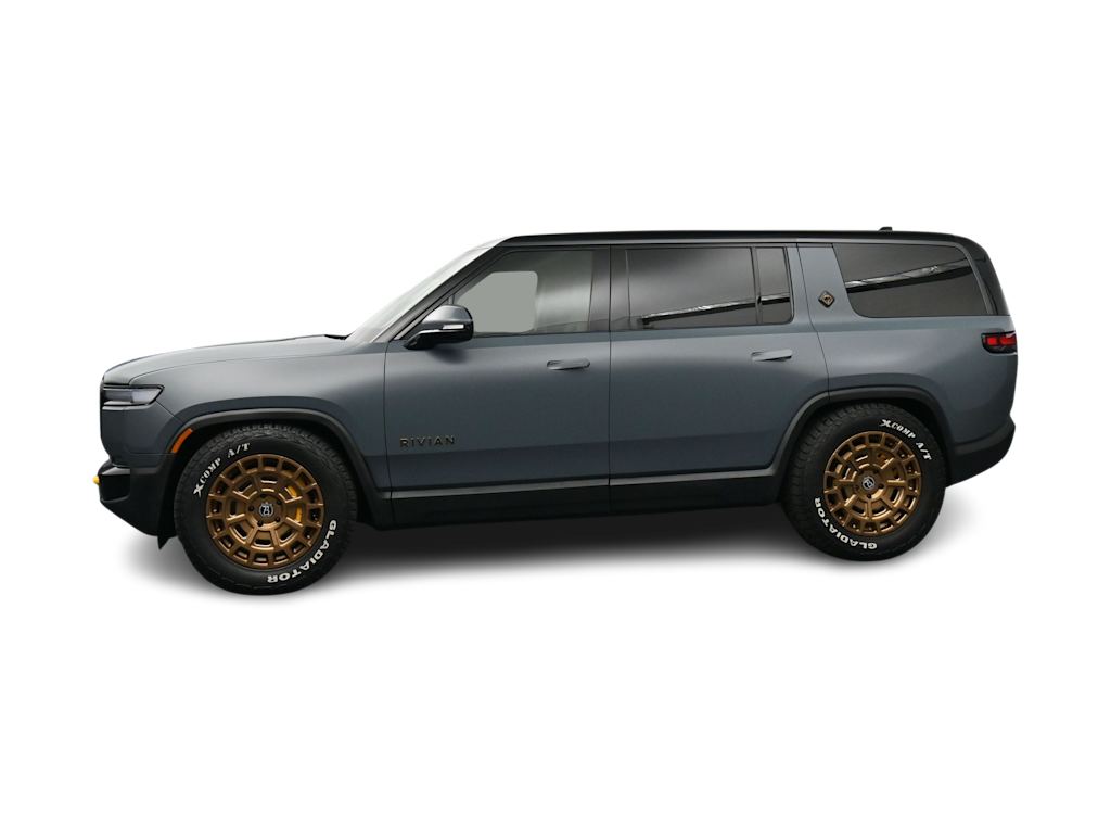 Thumbnail: 2025 Rivian R1S - 3