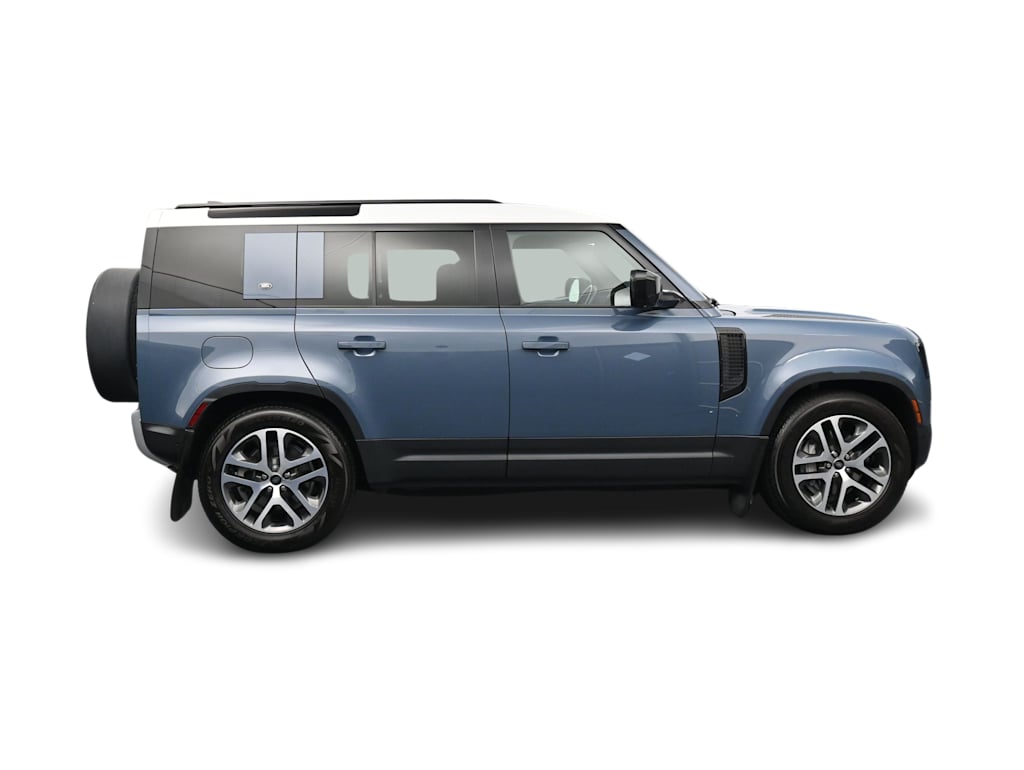 Thumbnail: 2022 Land Rover Defender - 27