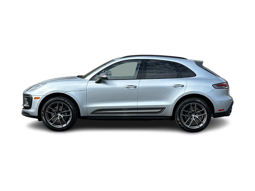 Thumbnail: 2025 Porsche Macan - 3