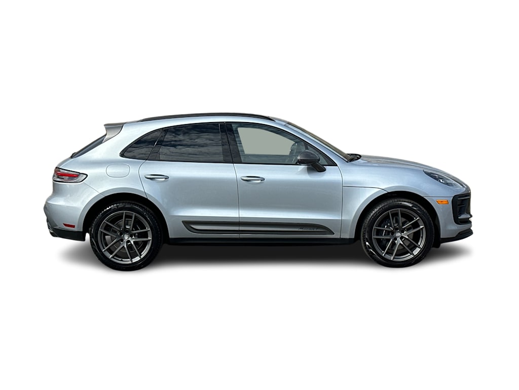Thumbnail: 2025 Porsche Macan - 18